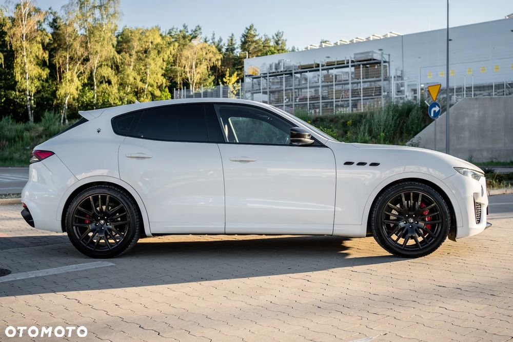 Maserati Levante - 4