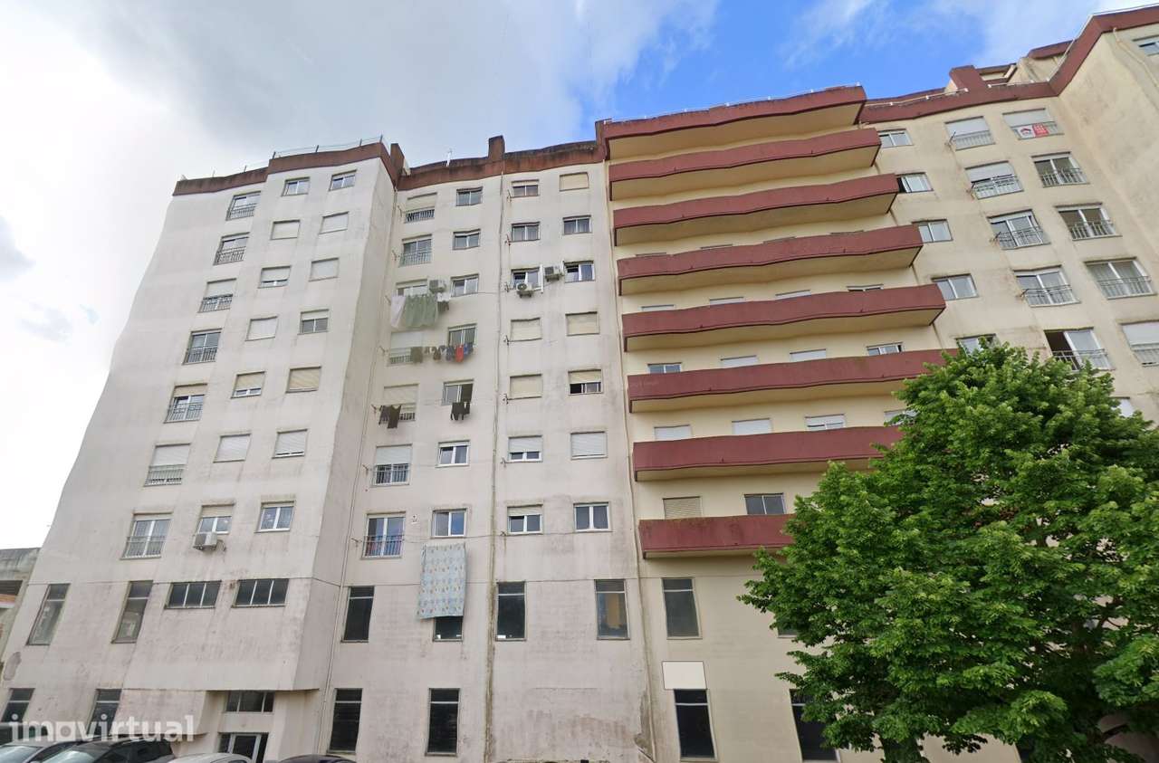 Apartamento T3 com 109m² em Rio Maior | Excelente Oportunidade - Grande imagem: 3/9