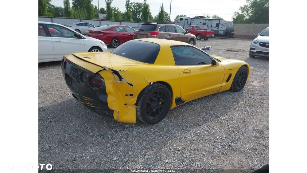 Chevrolet Corvette - 4