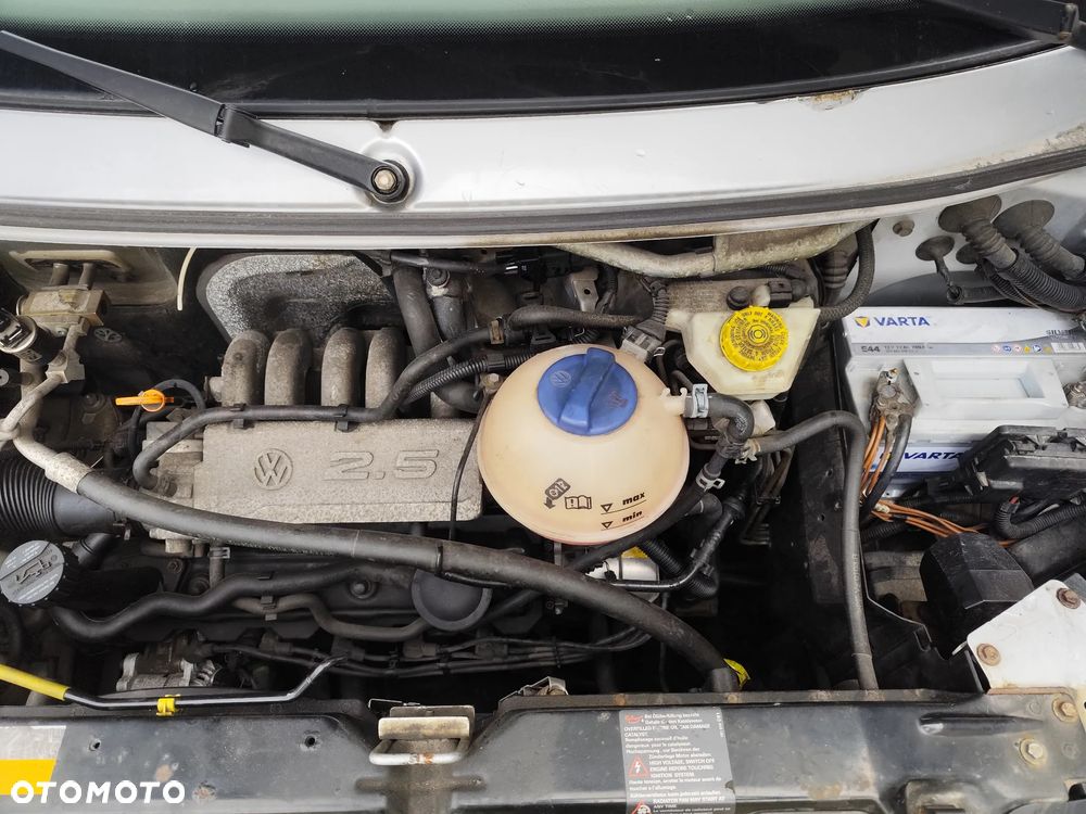 Volkswagen Multivan Standard - 16