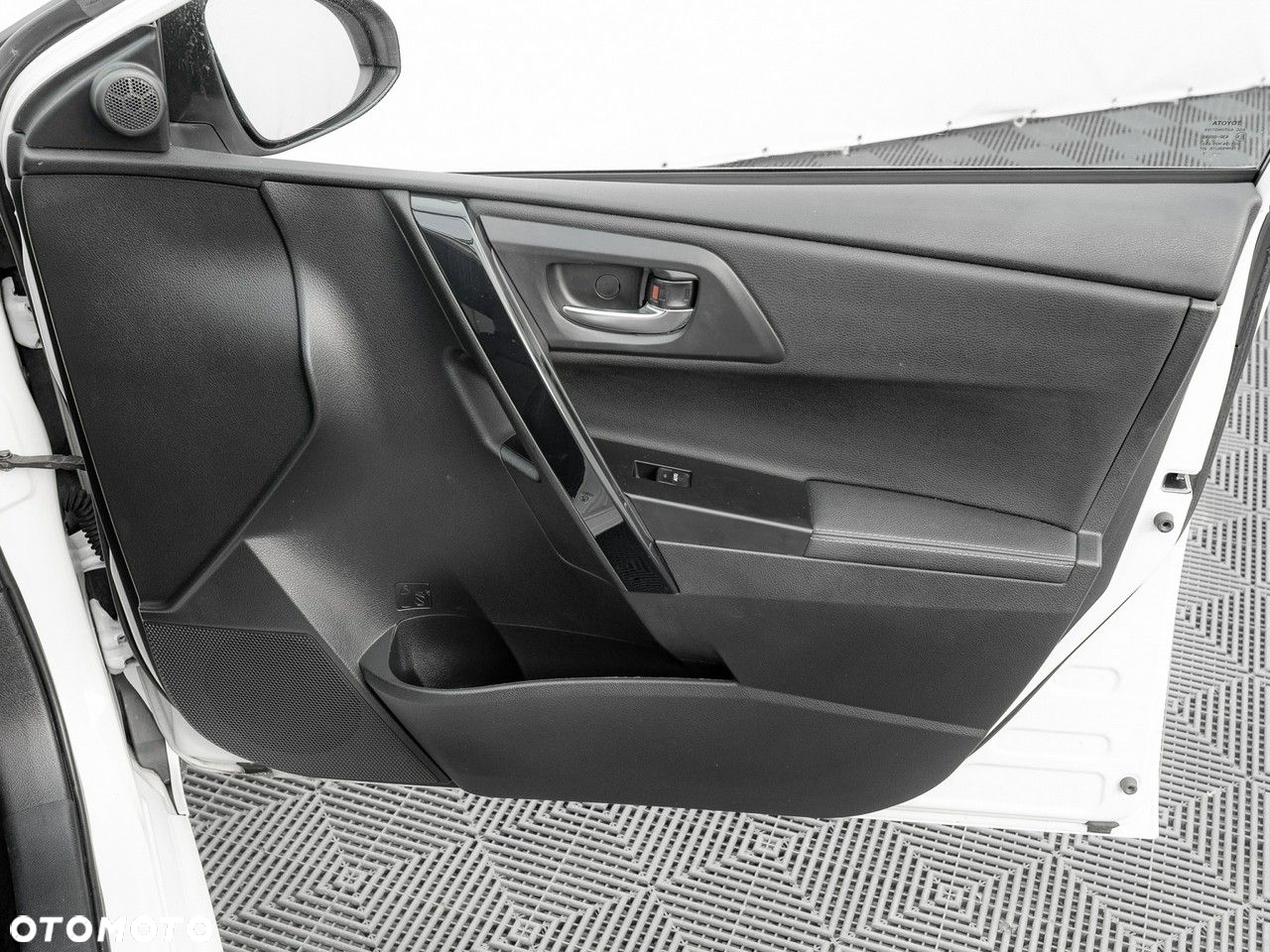Toyota Auris Hybrid 135 Premium - 32