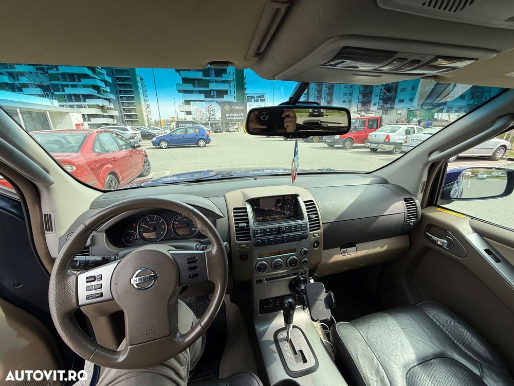 Nissan Pathfinder 2.5 dCi Aut LE - 12