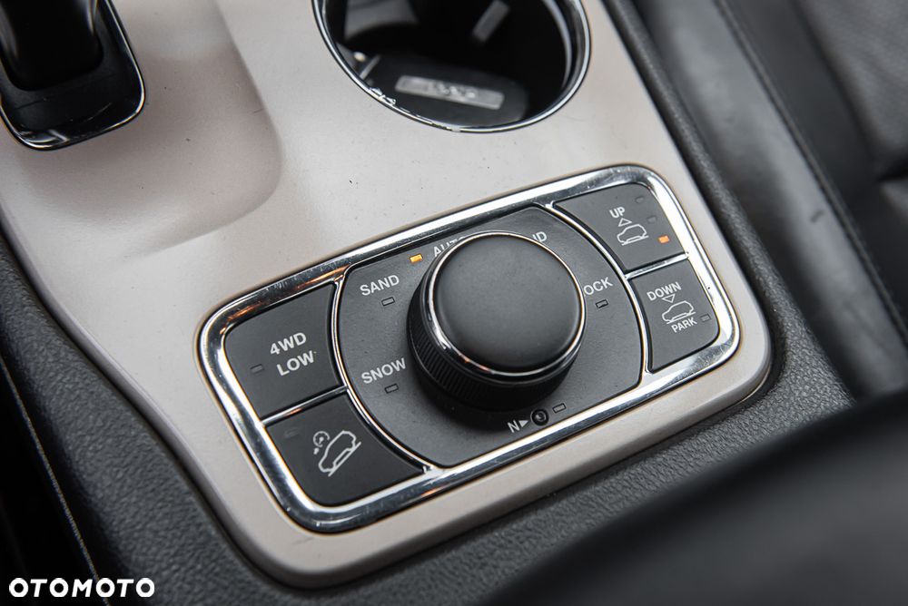 Jeep Grand Cherokee 3.0 CRD Overland Summit Platinum - 34