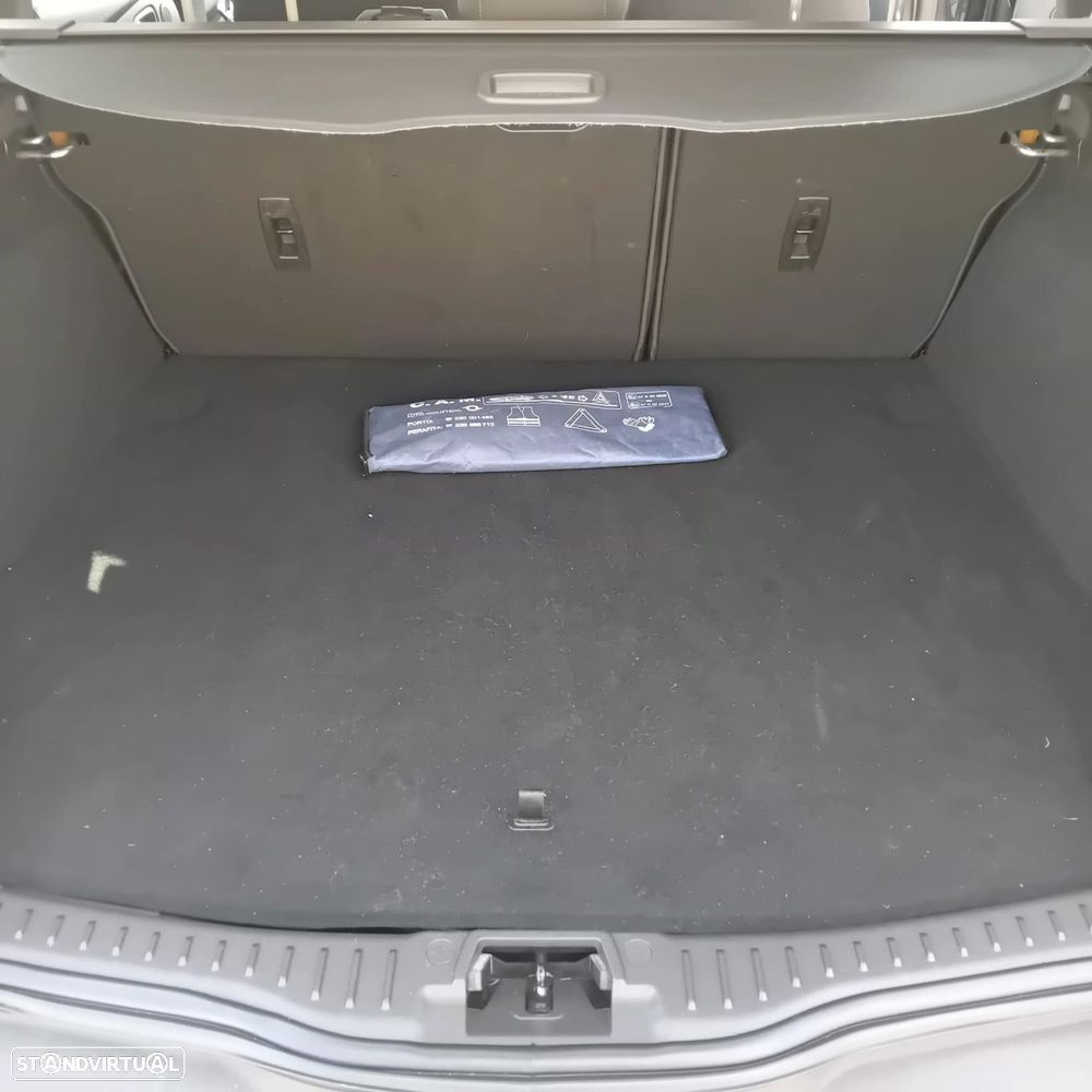 Ford Focus 1.5 TDCi ECOBlue Titanium - 8