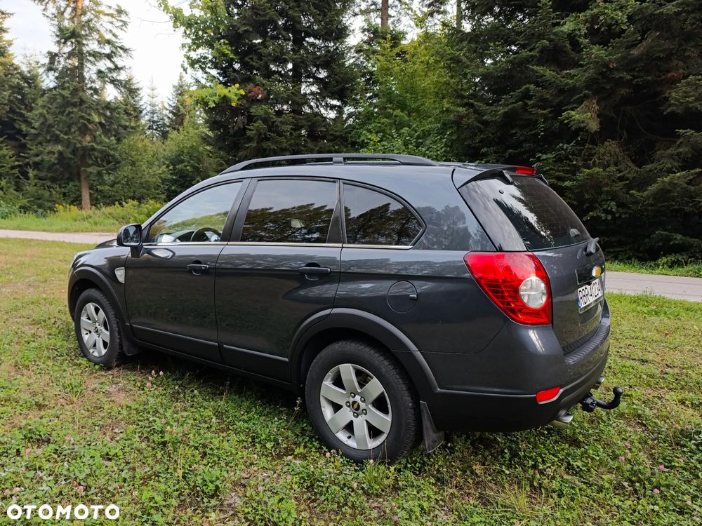 Chevrolet Captiva 2.0 d LT high - 3
