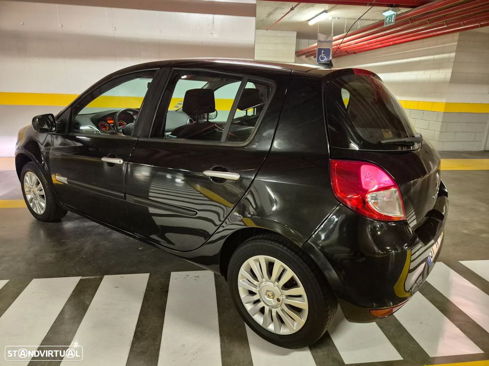 Renault Clio 1.2 16V Dynamique S - 11