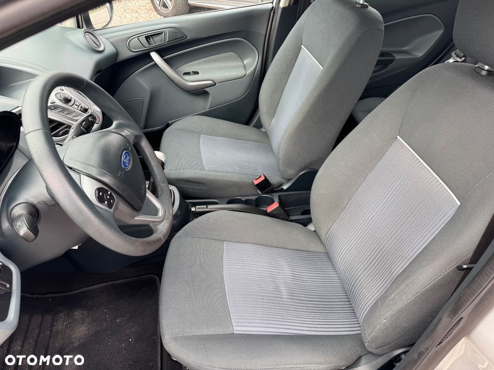 Ford Fiesta - 12