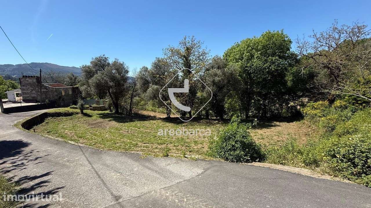 Terreno em zona de construção com 925m2 - São Paio de Jolda - Arcos de - Grande imagem: 2/10