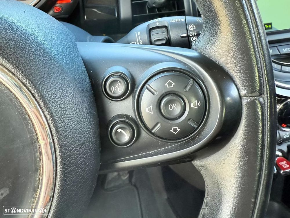 MINI 5 Portas Cooper D Auto - 15