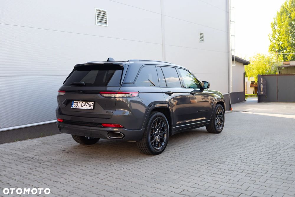 Jeep Grand Cherokee - 28