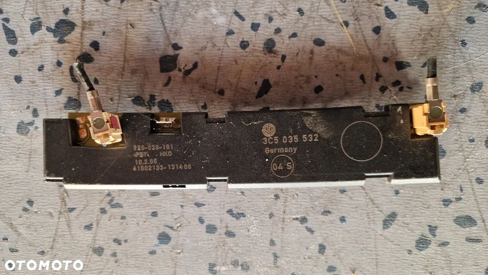 VOLKSWAGEN PASSAT B6 WZMACNIACZ ANTENY 3C5035532 - 2