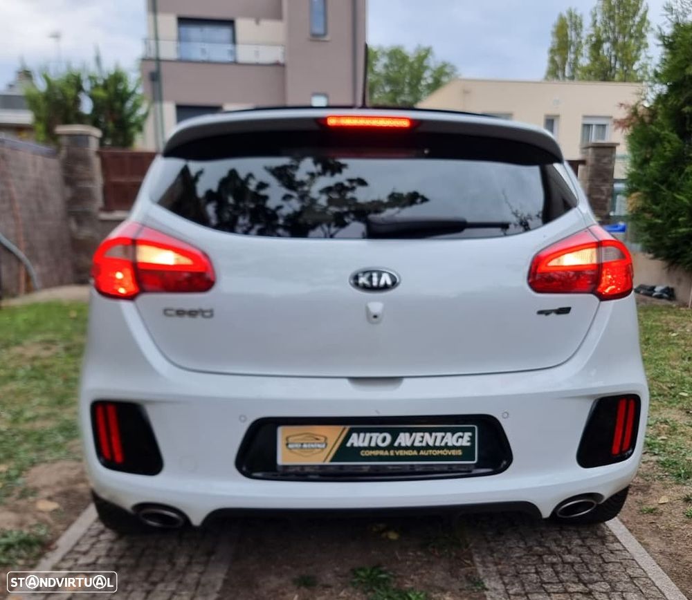 Kia Ceed 1.6 CRDi 136 ISG GT Line - 26