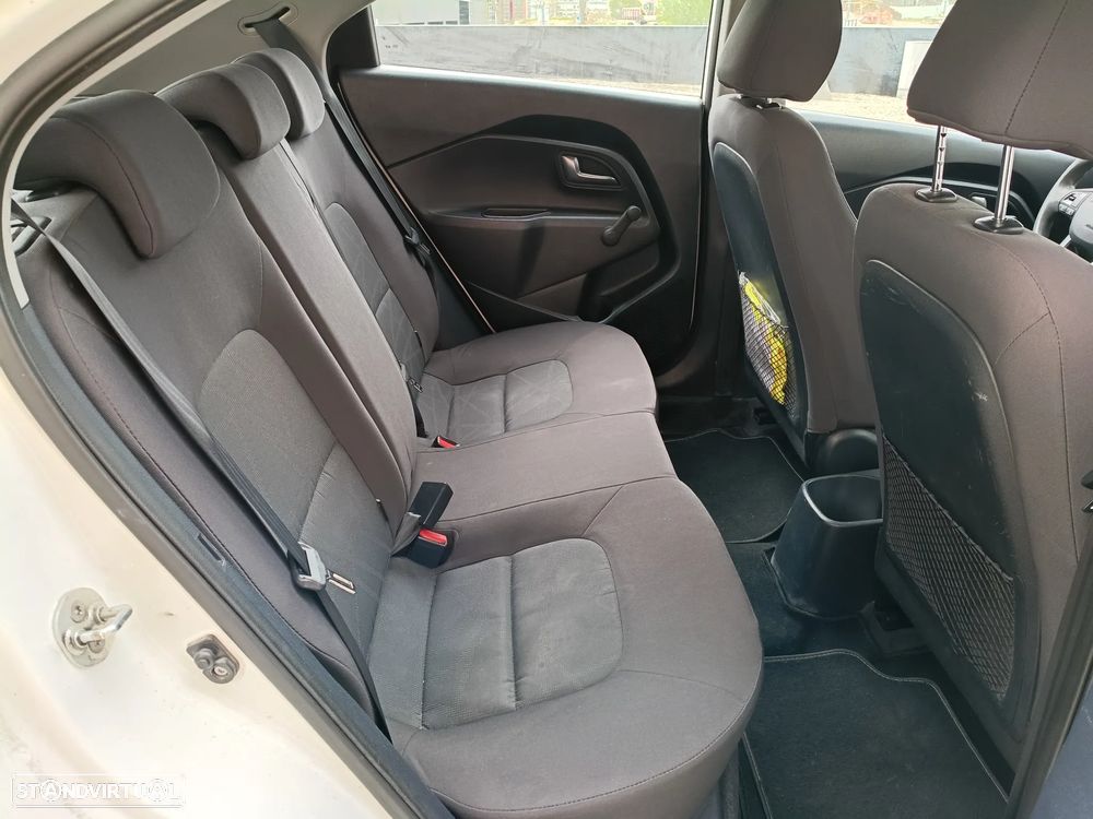 Kia Rio 1.1 CRDi LX ISG - 7