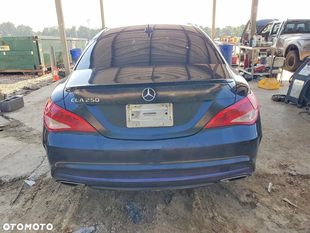 Mercedes-Benz CLA 250 7G-DCT Sport - 6
