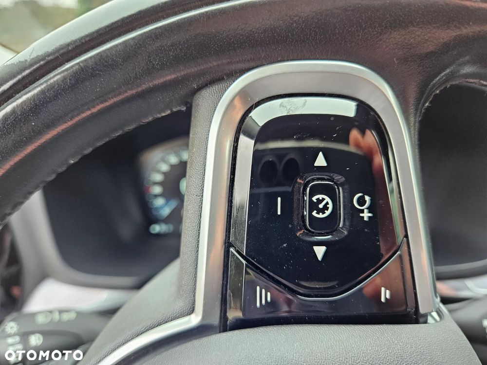 Volvo V60 D4 Momentum Pro - 18