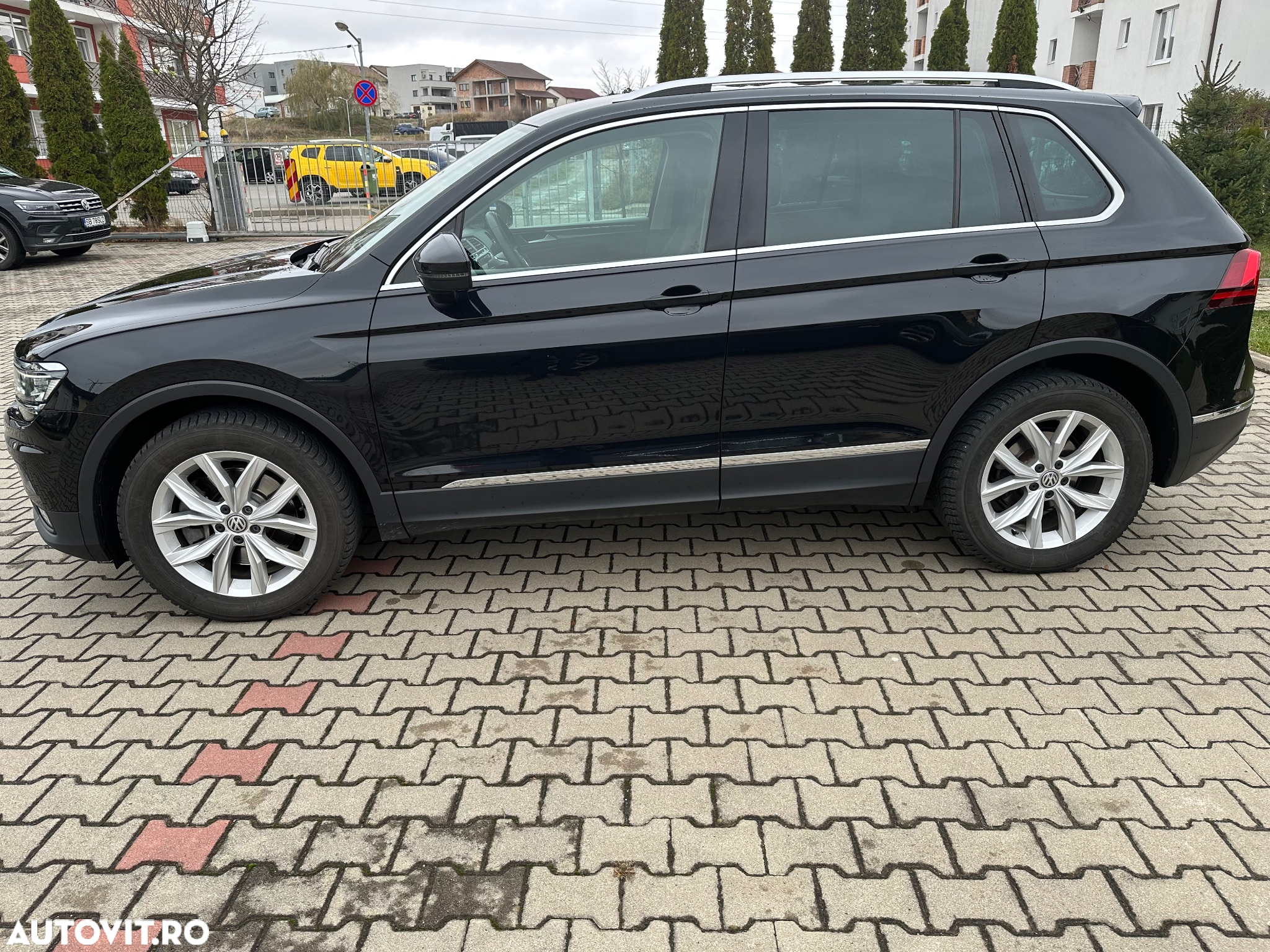 Volkswagen Tiguan 2.0 TDI 4Mot DSG Highline - 4