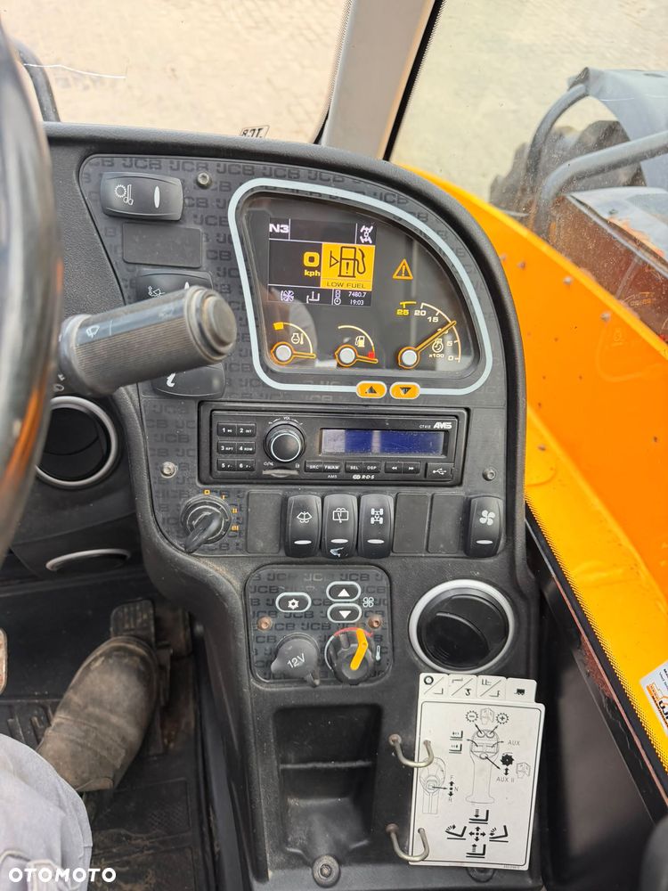 JCB 536-70 Agri Xtra - 21