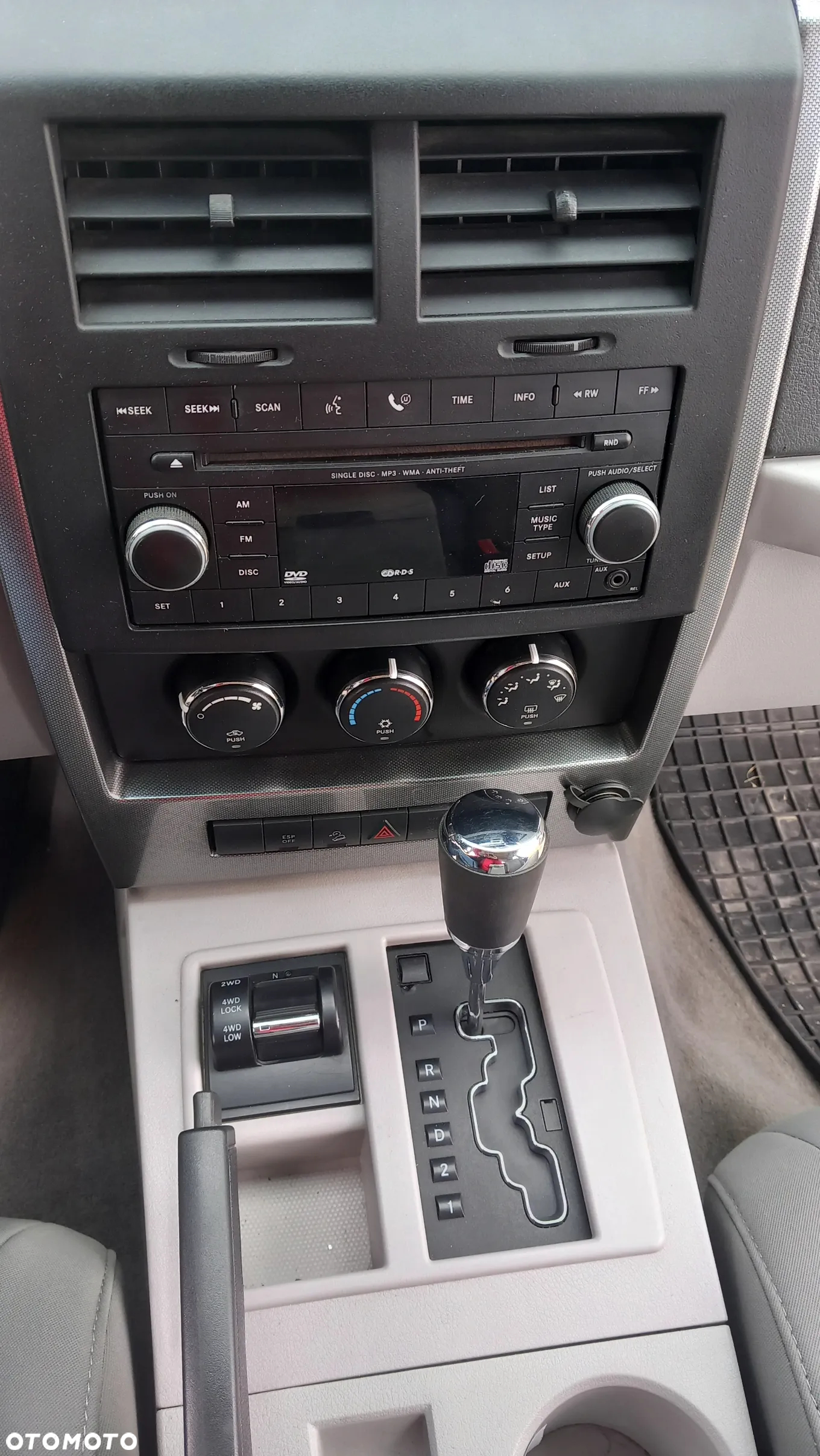 Jeep Liberty 3.7 4x4 - 21
