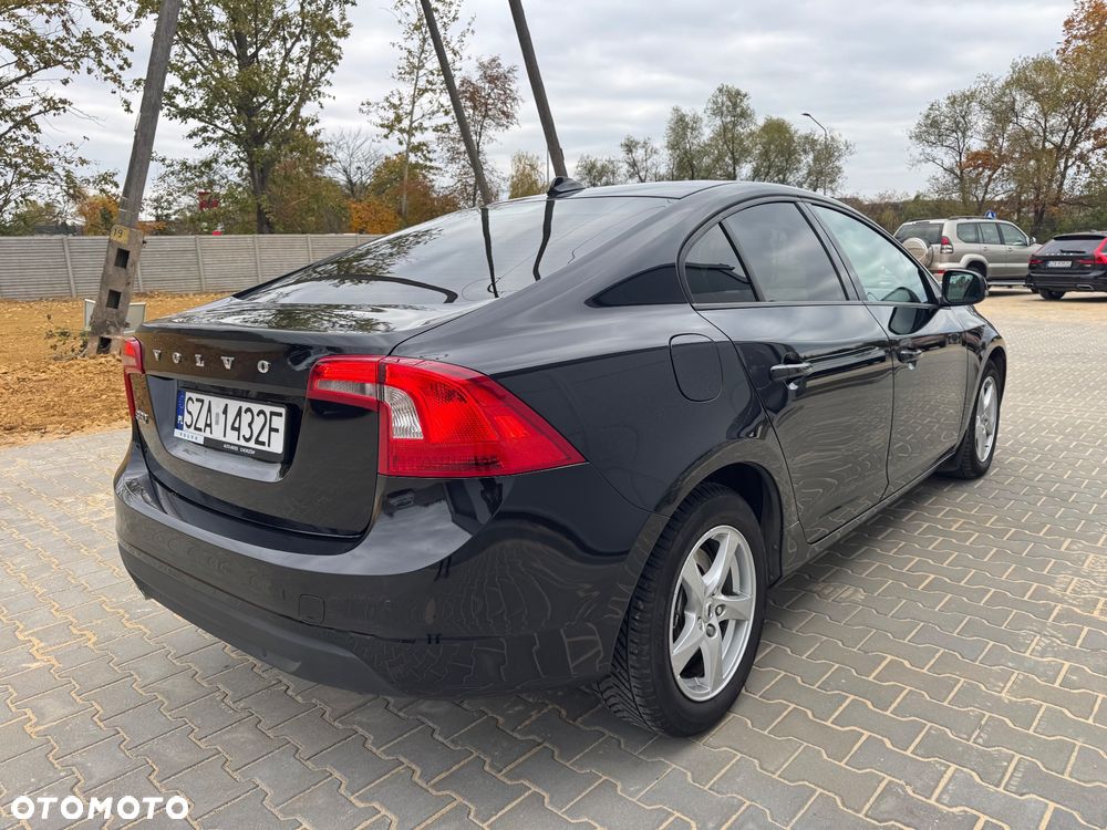 Volvo S60 D2 Momentum - 5