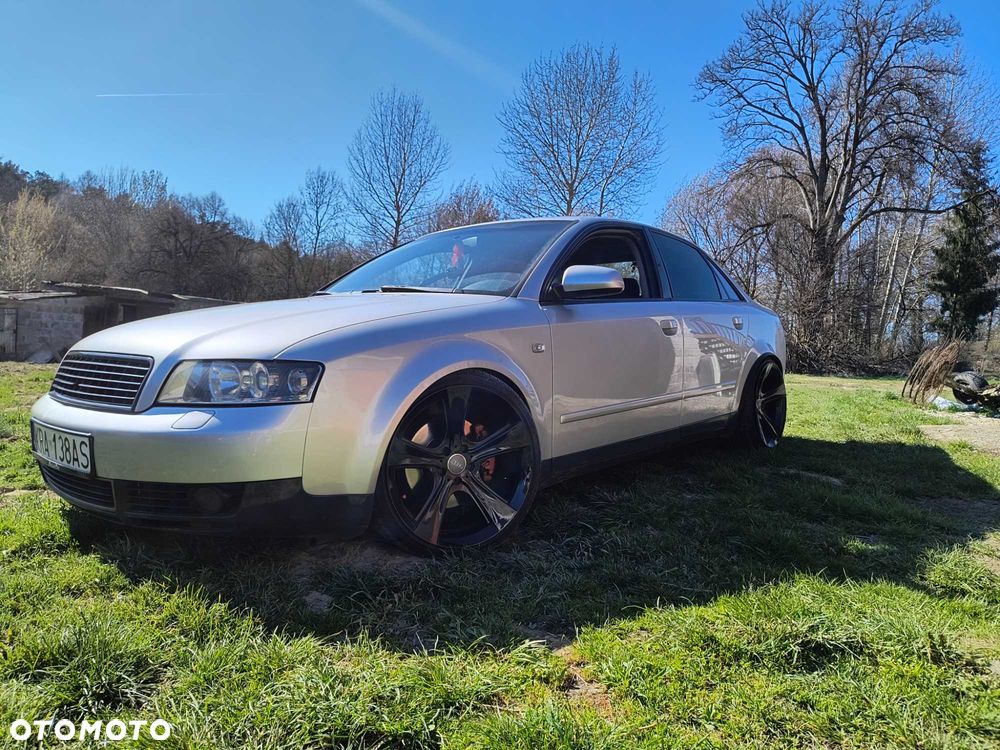 Audi A4 Limousine - 1
