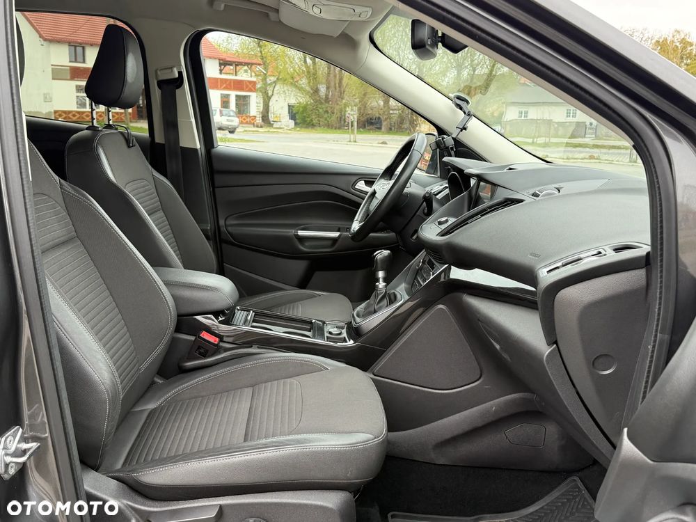 Ford Kuga - 26