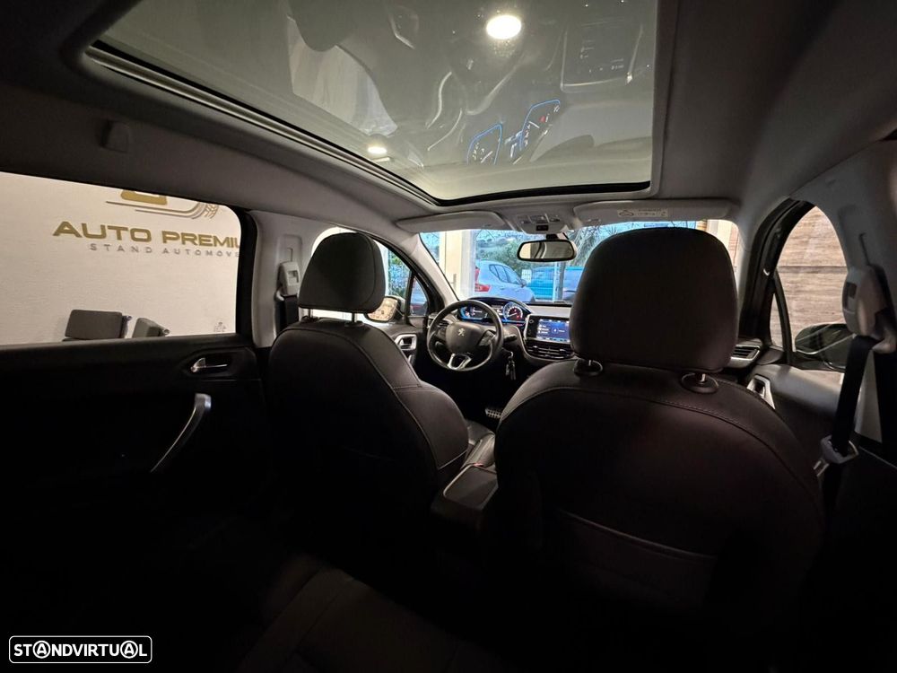 Peugeot 2008 1.2 PureTech Allure EAT6 - 8