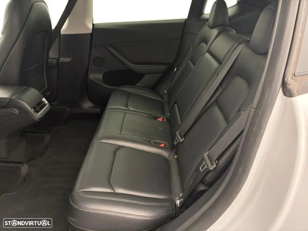 Tesla Model Y RWD - 11