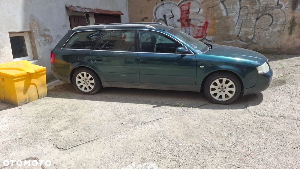 Audi A6 Avant 2.4 - 1