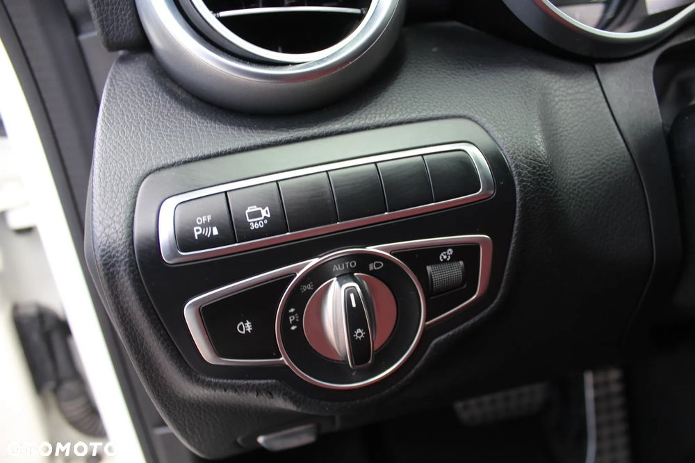 Mercedes-Benz Klasa C 300 7G-TRONIC AMG Line - 16