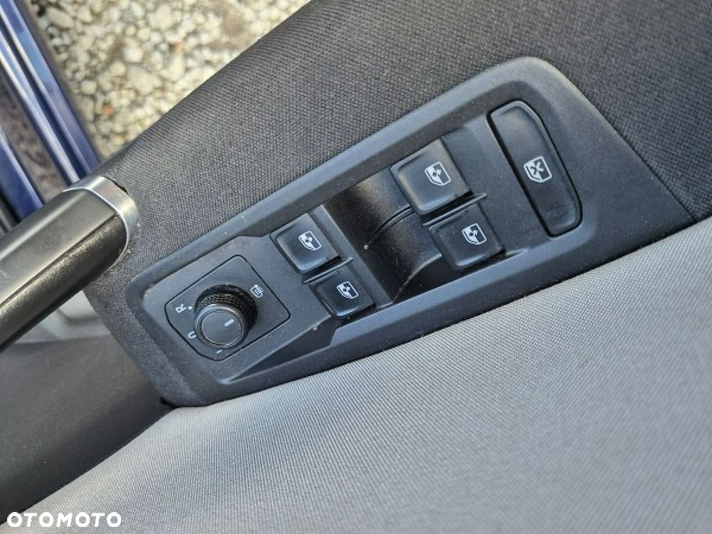 Volkswagen Touran - 21