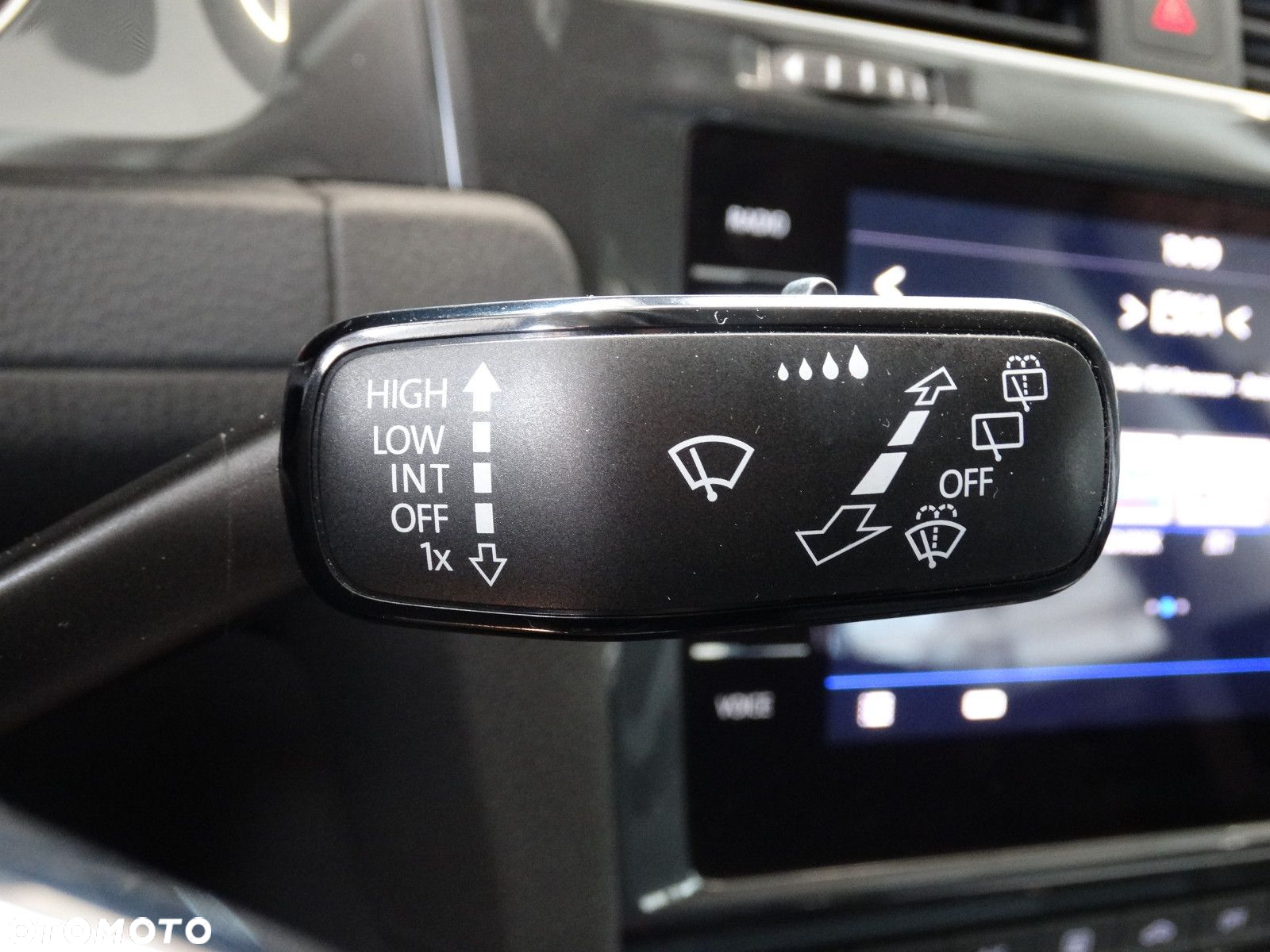 Volkswagen Golf - 28