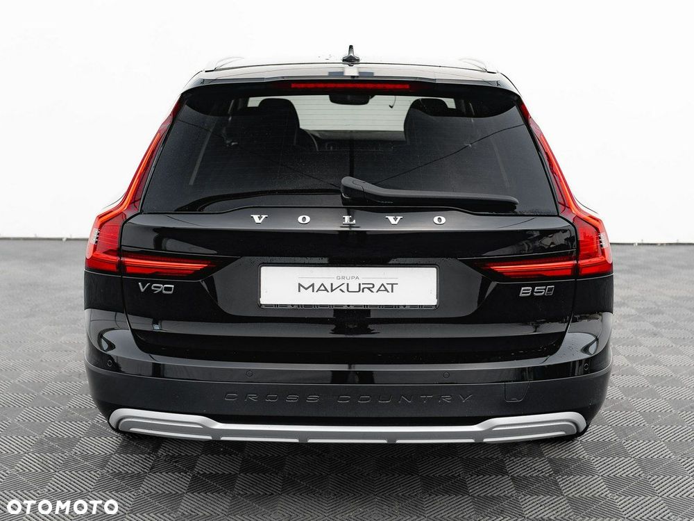 Volvo V90 Cross Country - 11