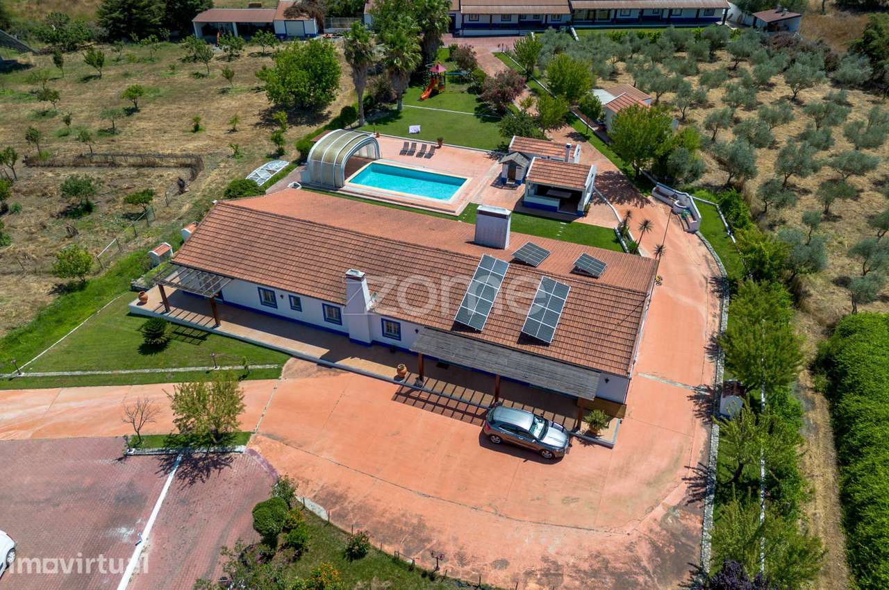 Propriedade com 22.250m2, piscina, court ténis e 2 habitacões com AL - Grande imagem: 5/60