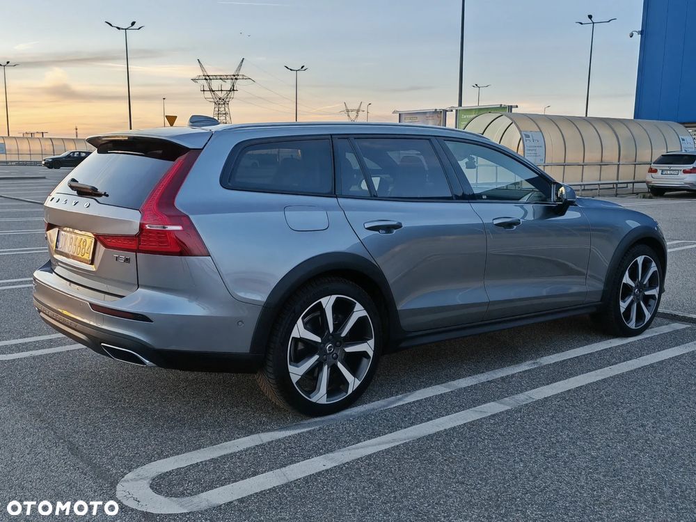 Volvo V60 Cross Country T5 AWD Geartronic Pro - 5