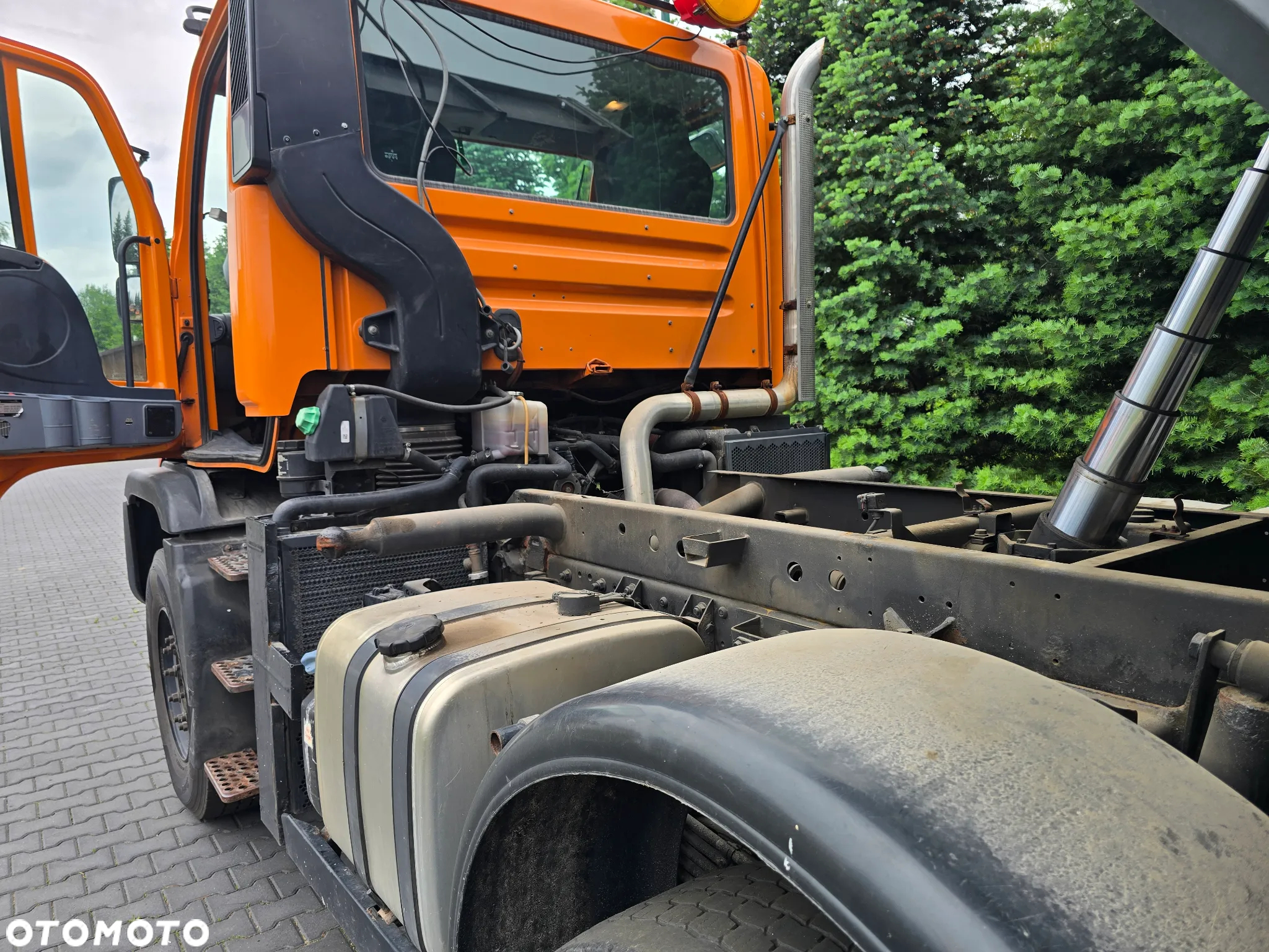 Mercedes-Benz UNIMOG U400 - 16