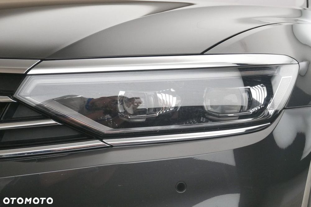 Volkswagen Passat Variant 2.0 TSI Elegance DSG - 13