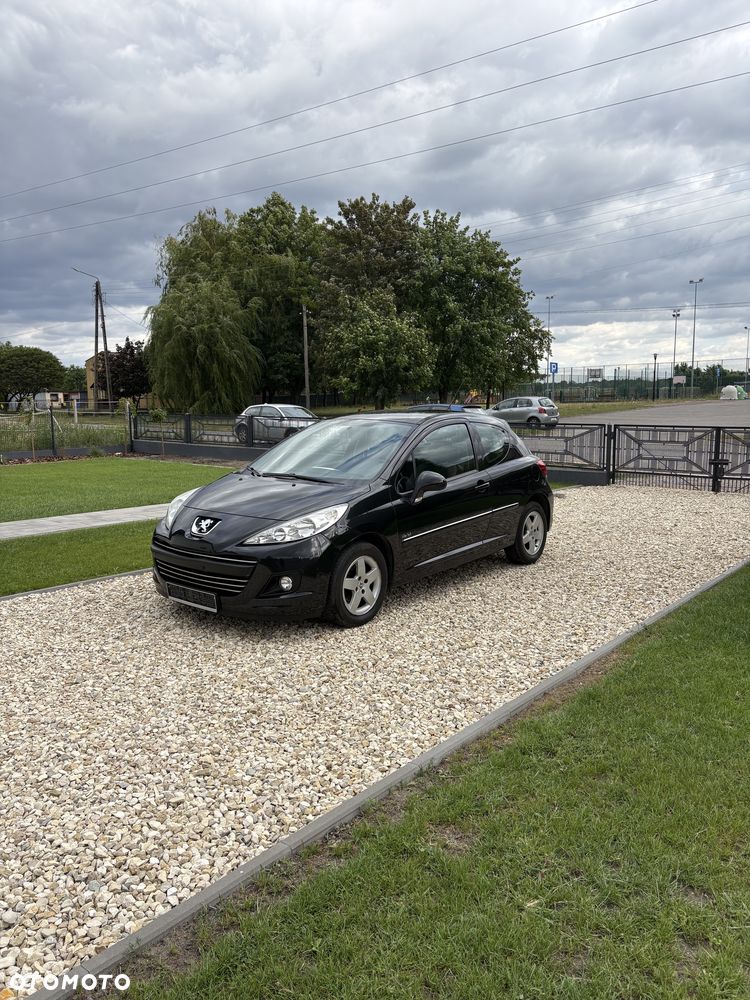 Peugeot 207 - 1