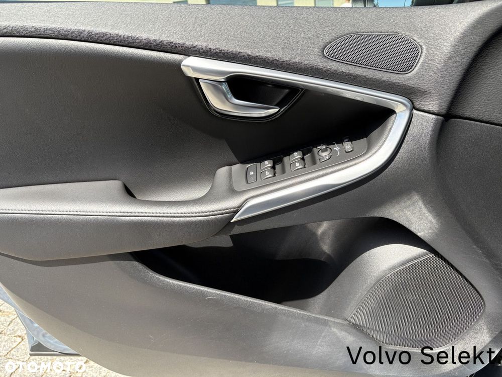 Volvo V40 - 18