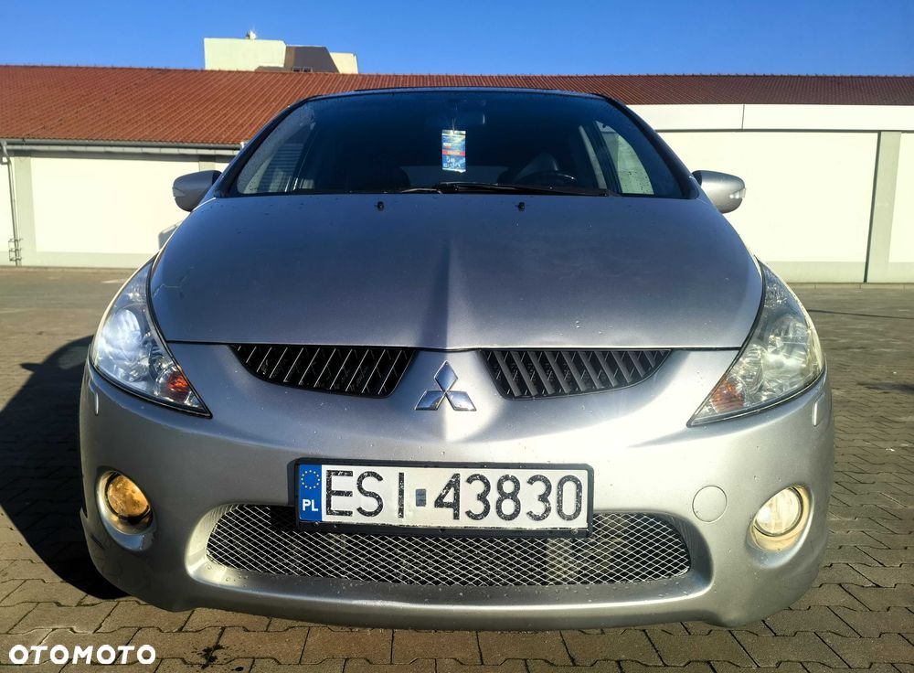 Mitsubishi Grandis - 2