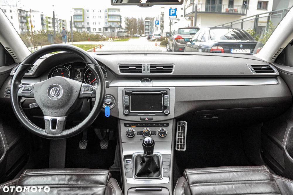 Volkswagen Passat - 9