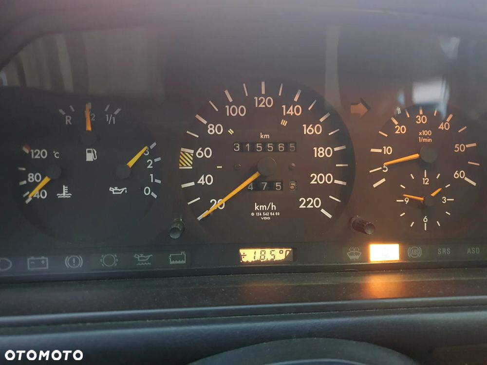 Mercedes-Benz Klasa E - 23