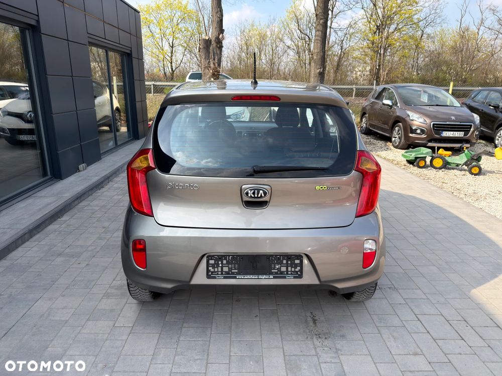 Kia Picanto 1.0 Fifa World Cup Edition - 9