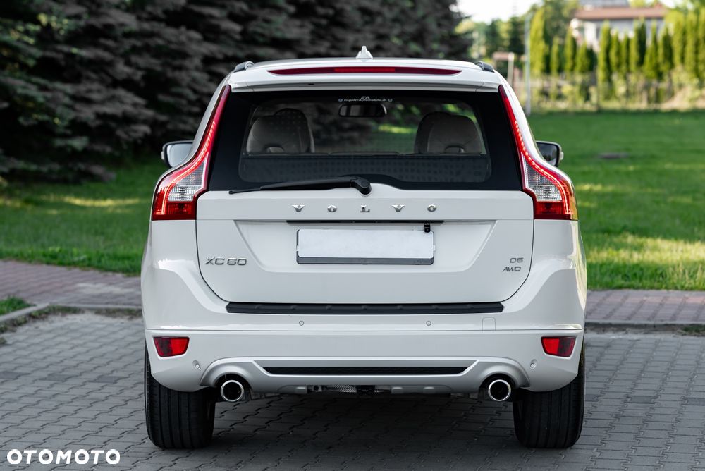 Volvo XC 60 D5 AWD Geartronic Momentum - 8