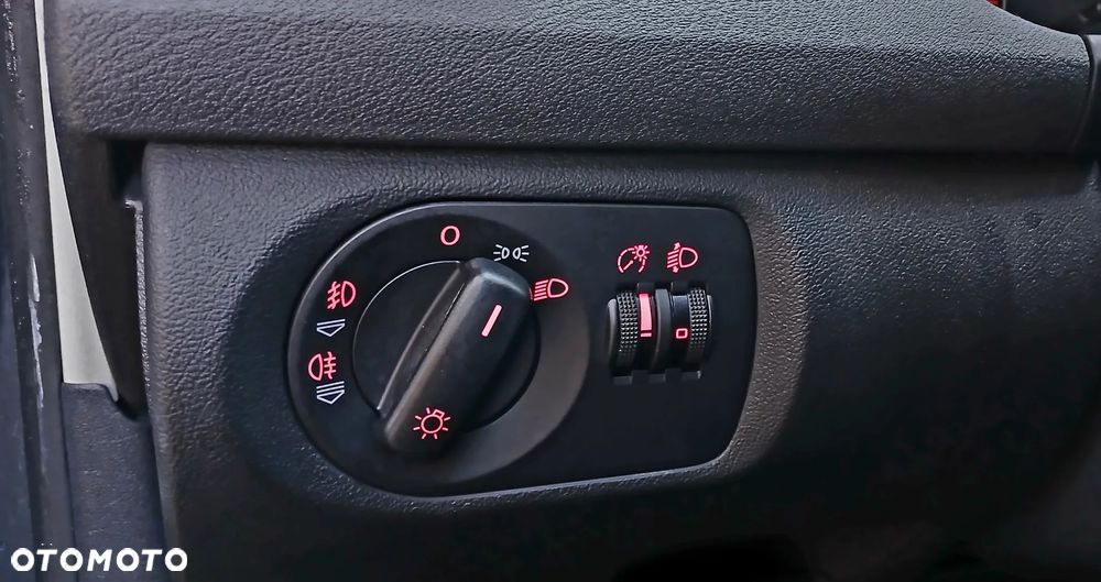 Audi A3 3-drzwiowe 1.6 Attraction - 17