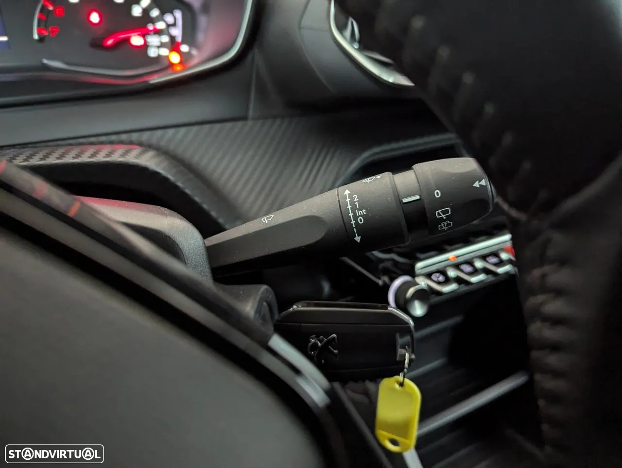Peugeot 208 1.2 PureTech Active Pack - 26