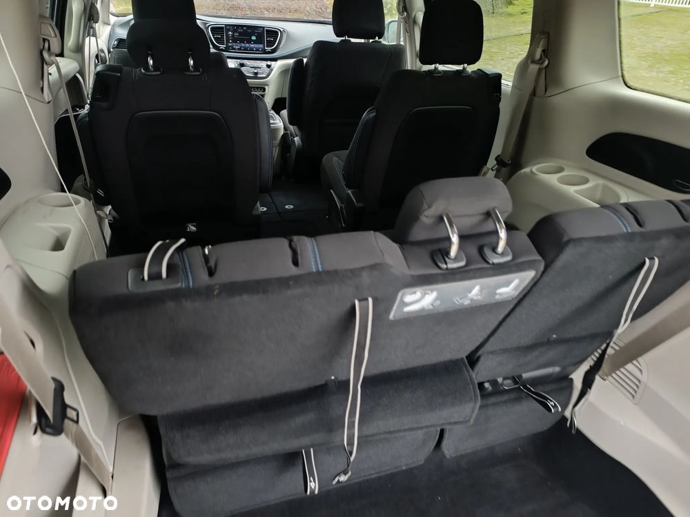 Chrysler Pacifica - 9