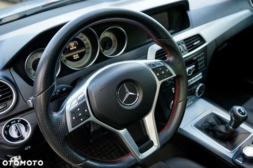 Mercedes-Benz Klasa C 200 CDI BlueEff Avantgarde - 28