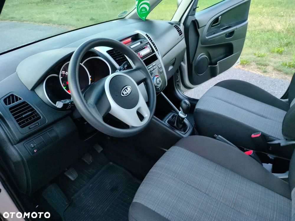 Kia Venga 1.4 CVVT Vision - 26