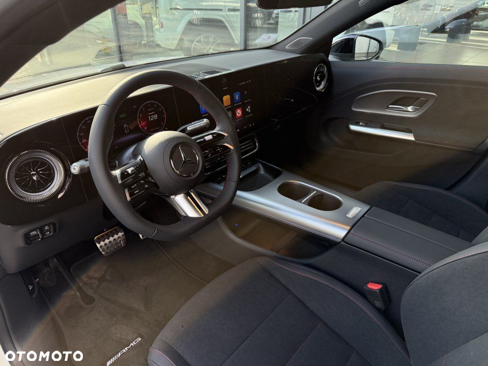 Mercedes-Benz CLA - 4