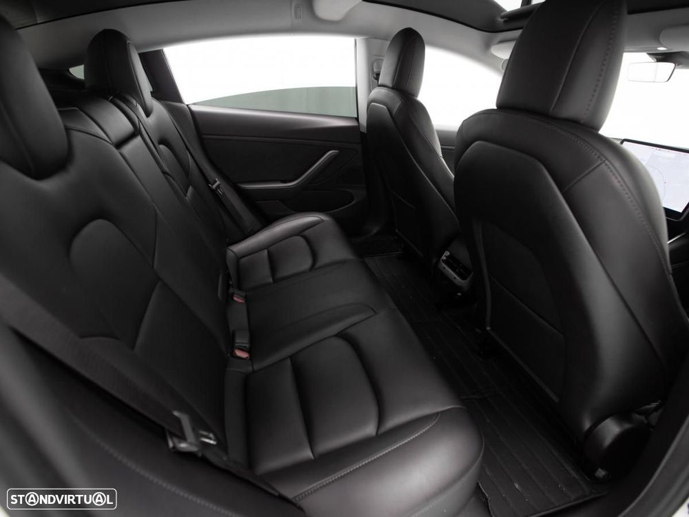 Tesla Model 3 - 12